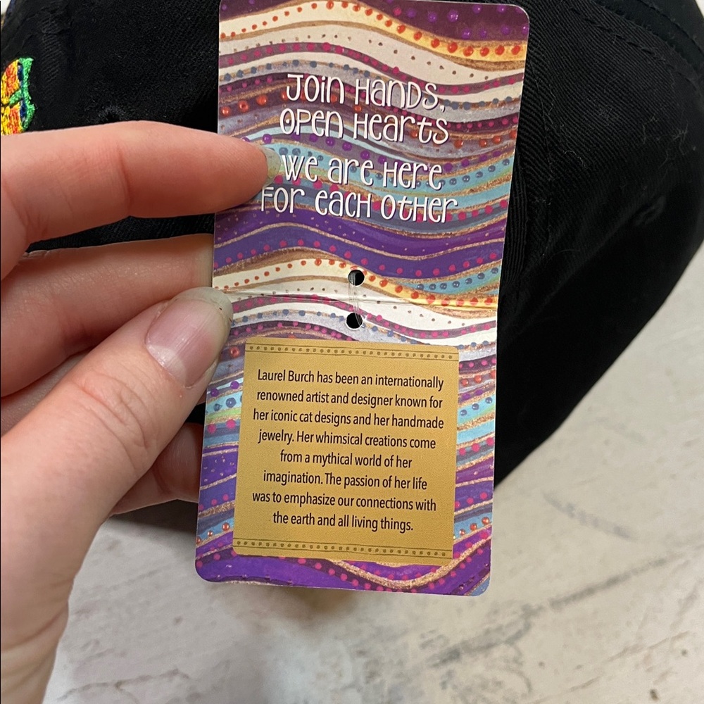 Laurel Burch Black Cap Rainbow Cat Embroidery - Picture 4 of 6